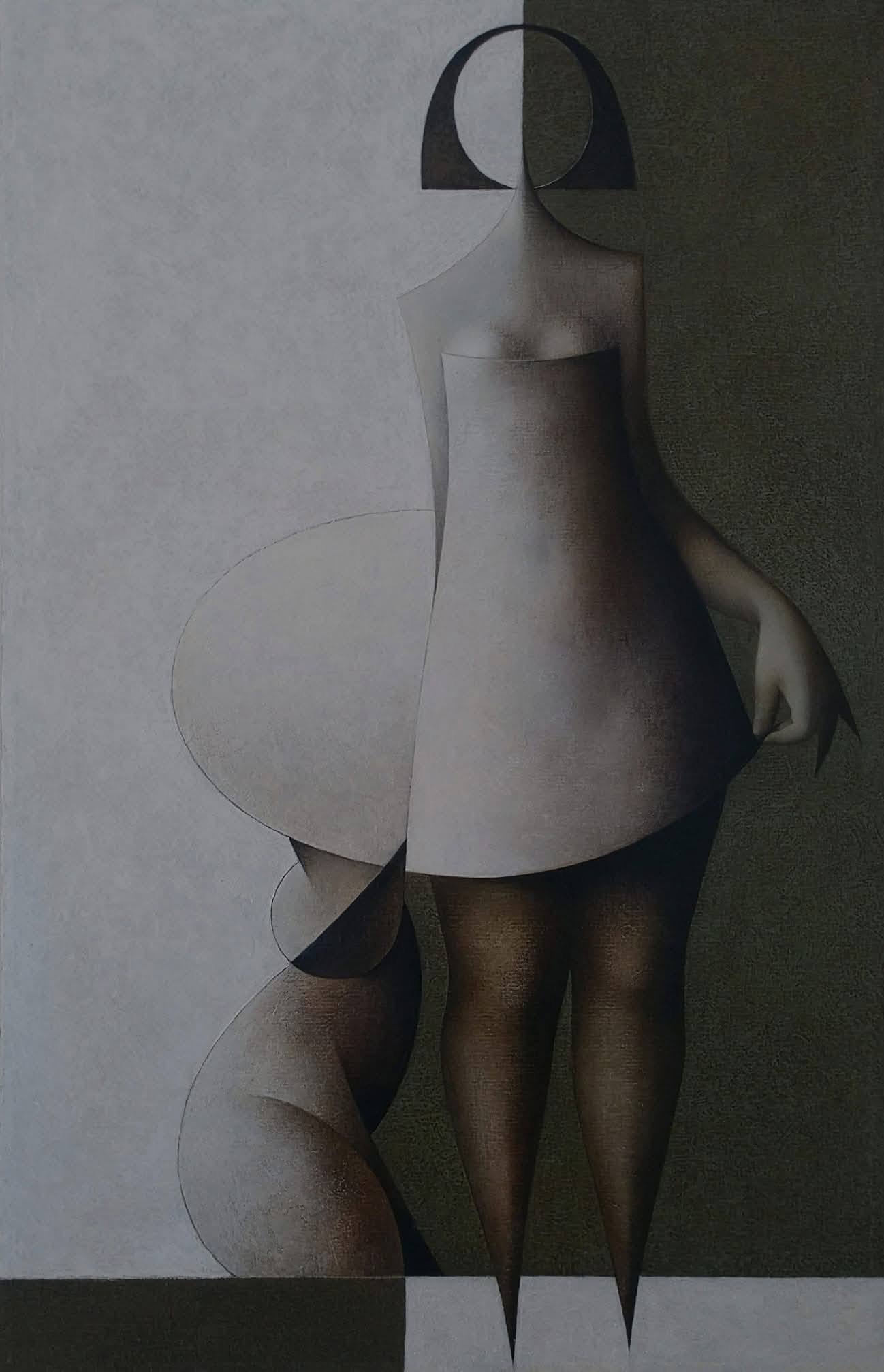 Figure debout au visage en croissant, robe géométrique grise et jambes effilées, fond bicolore — Movses Poghosyan