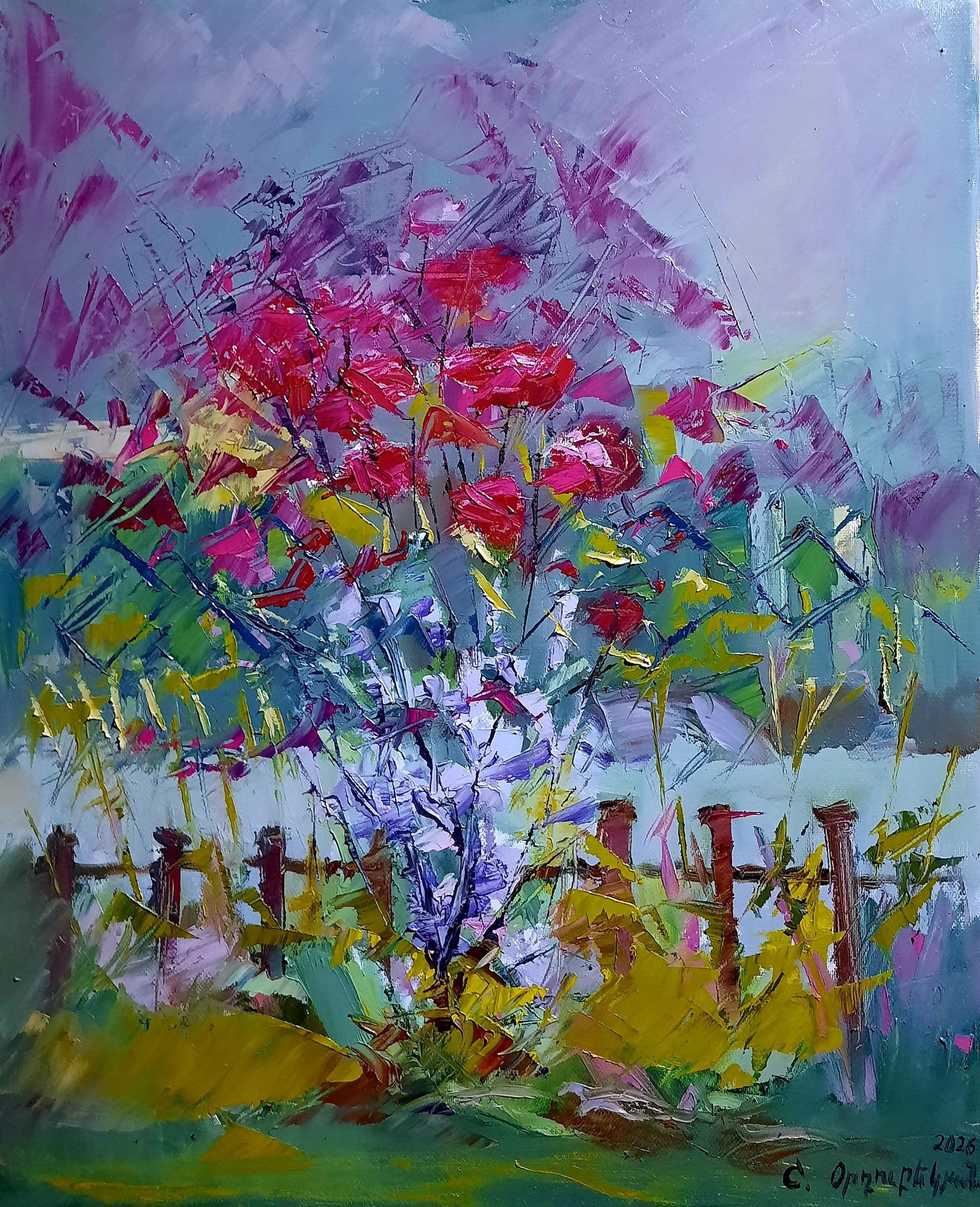 Buisson de pavots rouges devant des montagnes mauves, prairie verte et jaune — Shahen Ordubekyan