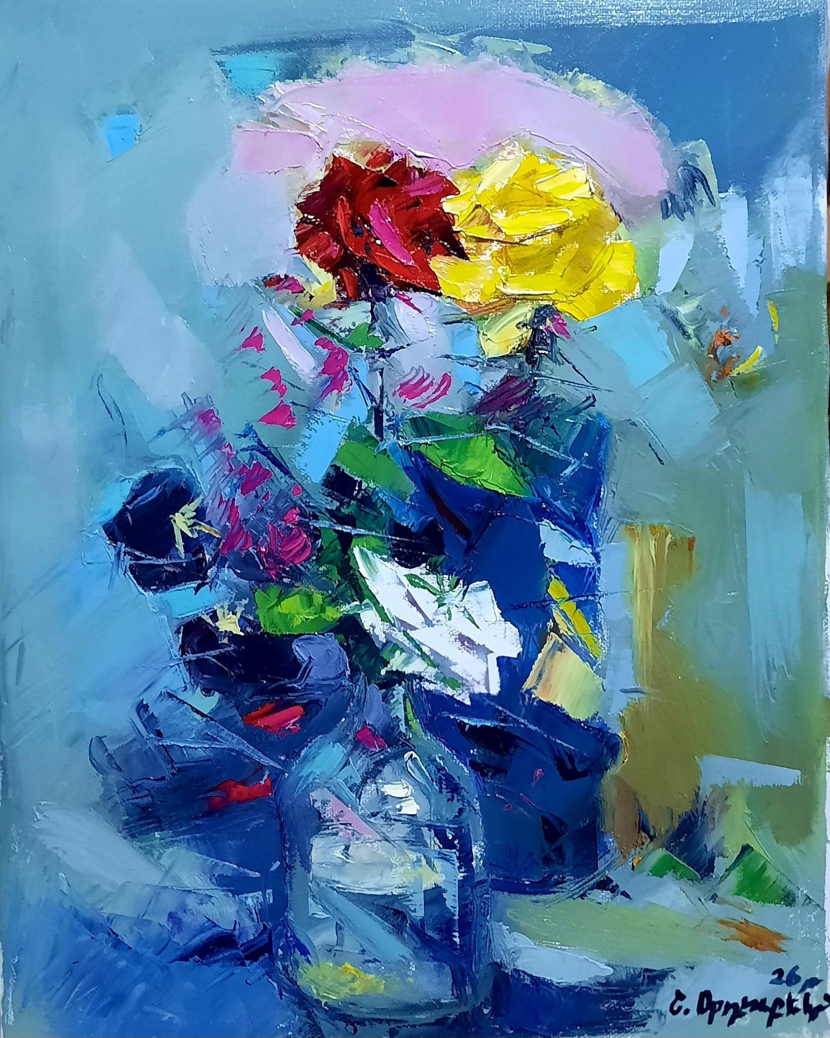 Roses rouge et jaune dans un vase bleu éclaté, fond bleu, peinture au couteau — Shahen Ordubekyan