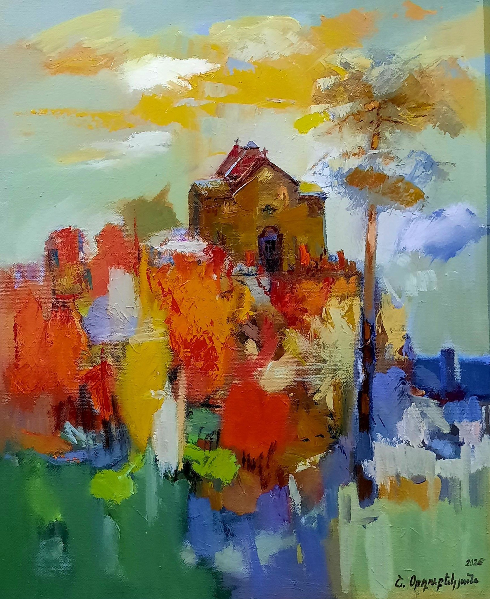 Maison de village aux toits rouges entourée d'arbres d'automne orangés, ciel doré au couteau — Shahen Ordubekyan